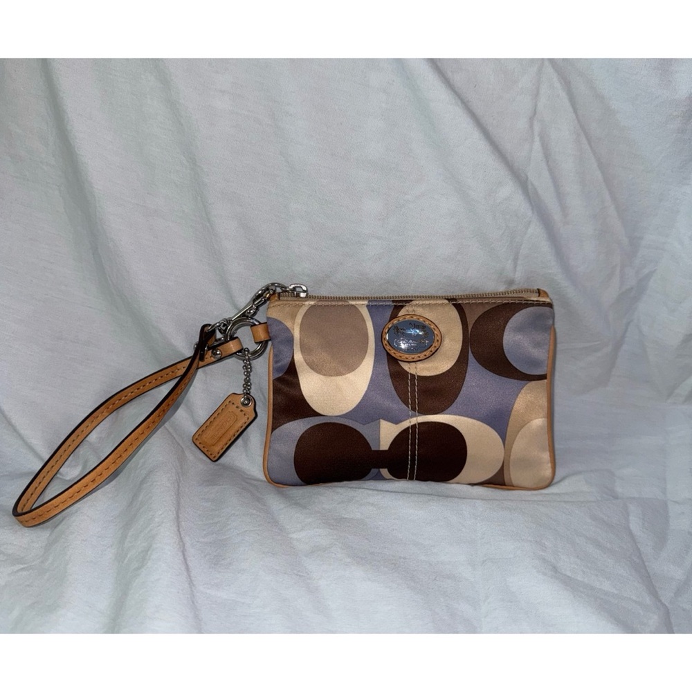 Y2K Coach neutral blue and tan wristlet with double sided hangtag